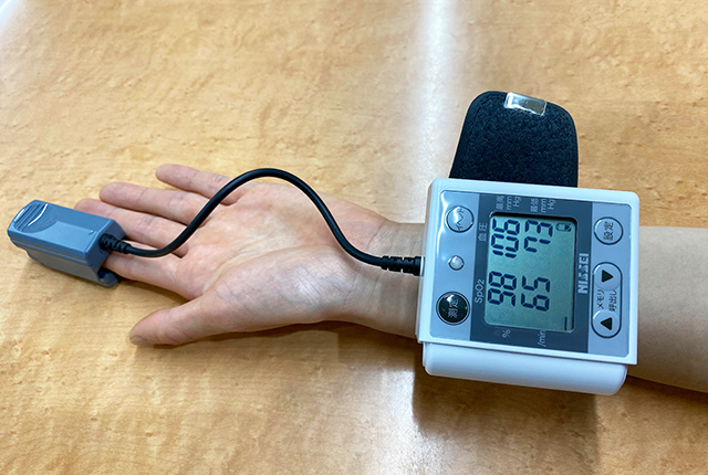 血中酸素・血圧測定器